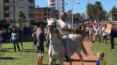 The Dumbass On His Horse At A Border Protest Was Fined $7k For Breaching Both NSW & QLD Orders
