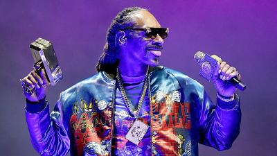 Snoop Dogg Just Announced His First Aussie Tour Since 2014 & The Grass Really Do Be Greener