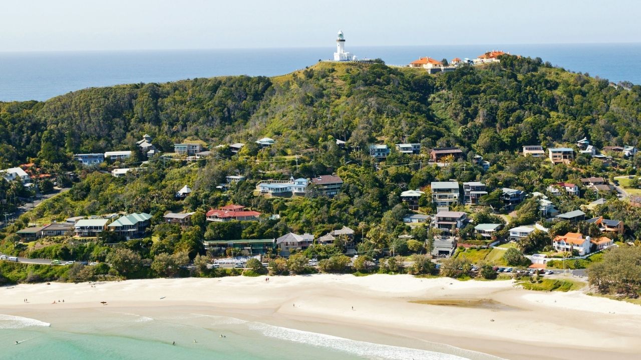 A New Show About Byron Bay Real Estate Agents And Their Rich A-List Clients Is Coming To Nine