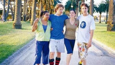 Gen Z’s Loving Iconic Aussie Show The Secret Life Of Us ‘Cos It Takes Ya Back To A Simpler Time