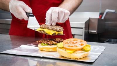 Elite-Level Burger Chain Five Guys Opens In Syd Next Week & There’s A Sneaky Secret Menu