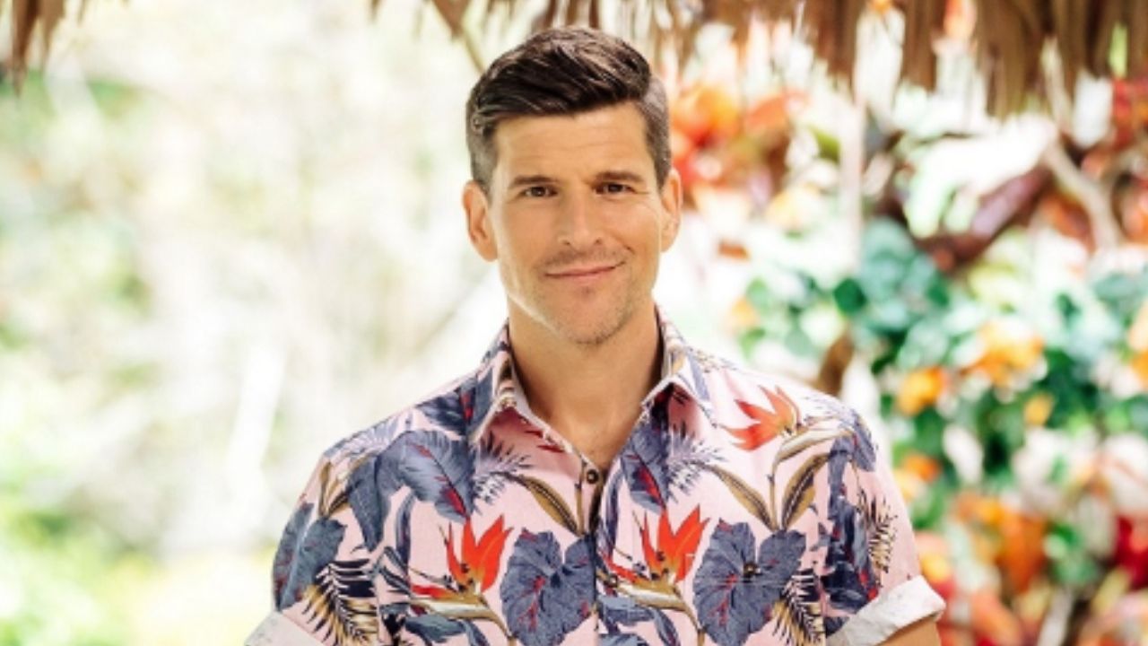 Osher Günsberg On His 4 Fave Podcasts To Give Your Little Lockdown Brain A Much-Needed Break