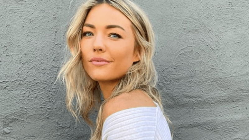 Sam Frost Returned To Insta Last Night By Posting Then Deleting A Response To The Anti-Vax Chaos