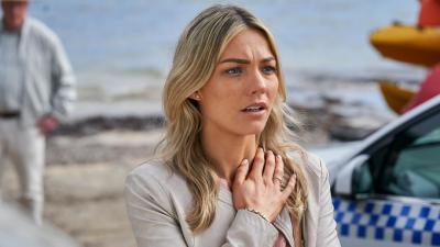 Old Mate Sam Frost Has Yeeted Herself Off Home & Away After That Whole Anti-Vaxxer Shitstorm