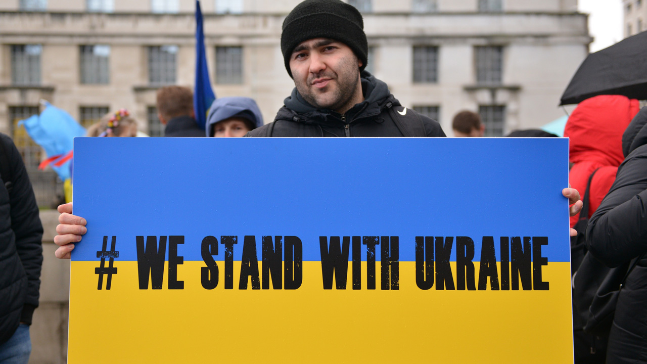 how to help ukraine fundraising