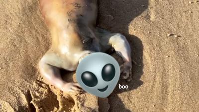 A Qld Man Found An ‘Alien’ On The Beach & Put That Thing Back Where It Came From Or So Help Me