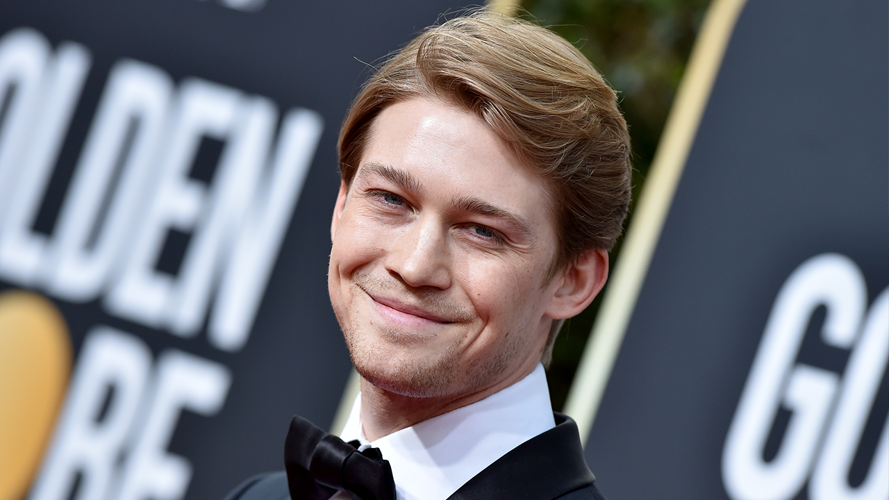 Joe Alwyn Shows His Butt In ‘Conversations With Friends’ So Report Us To The Horny Police