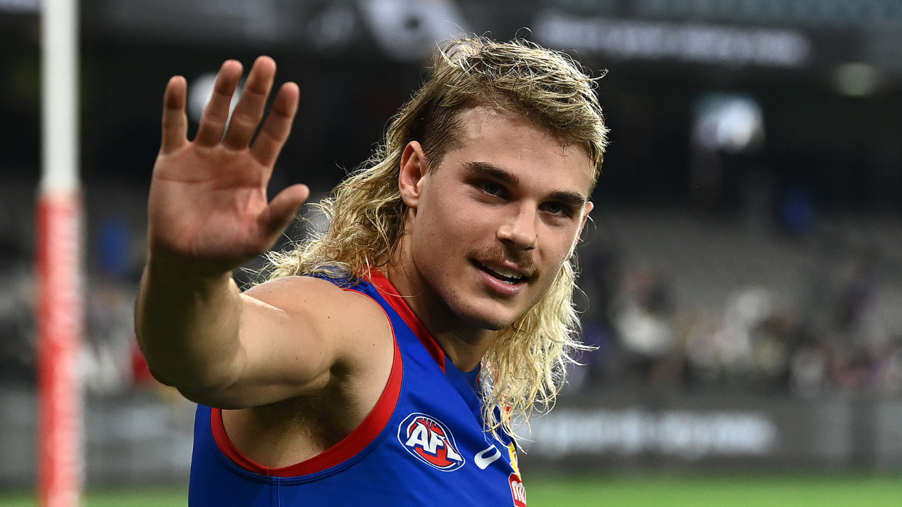 AFL Player Bailey Smith Has Apologised For Leaked Pics Of Him W/ An ‘Illicit Substance’