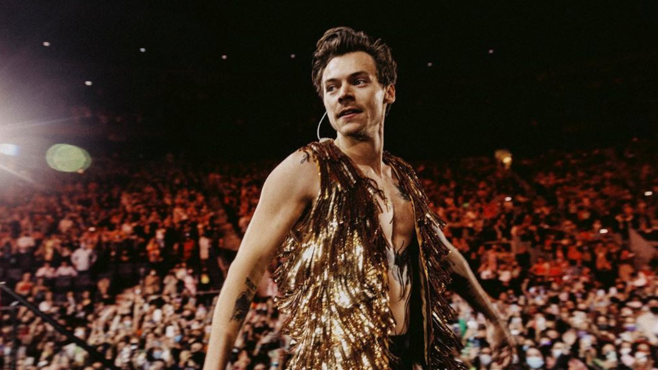 Tell Us Why You’d Froth Going To Harry Styles’ Show & We May Sling Ya $1k To Spend On Tix