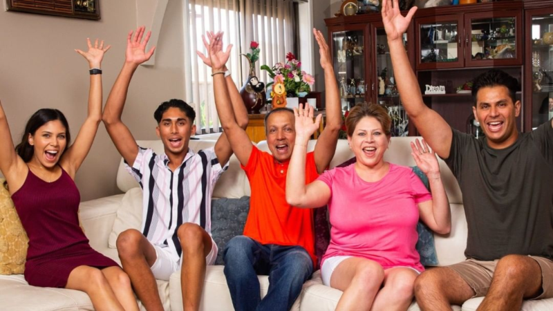 Start Preparing Yr Most Scathing TV Critiques ‘Cos Gogglebox Australia Is Coming Back Toot Suite