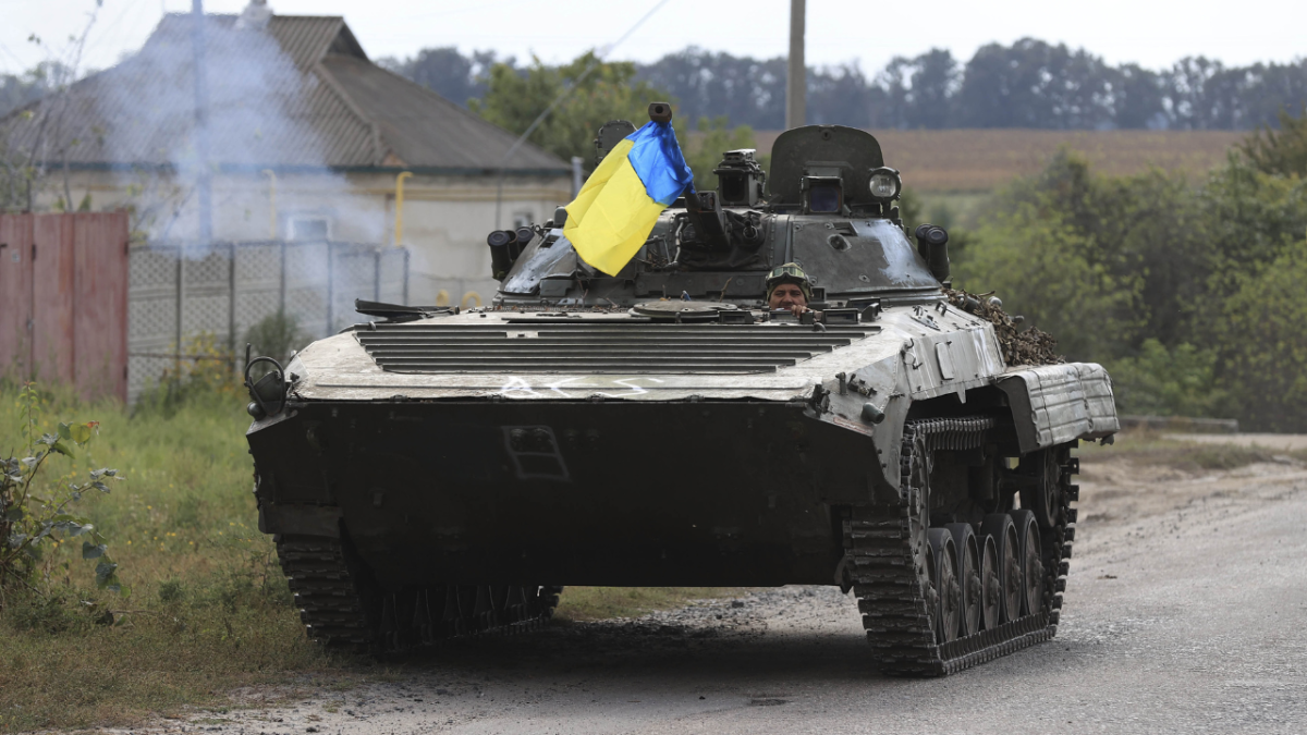 A Ukrainian Army tank advances to the fronts in the northeastern areas of Kharkiv, Ukraine