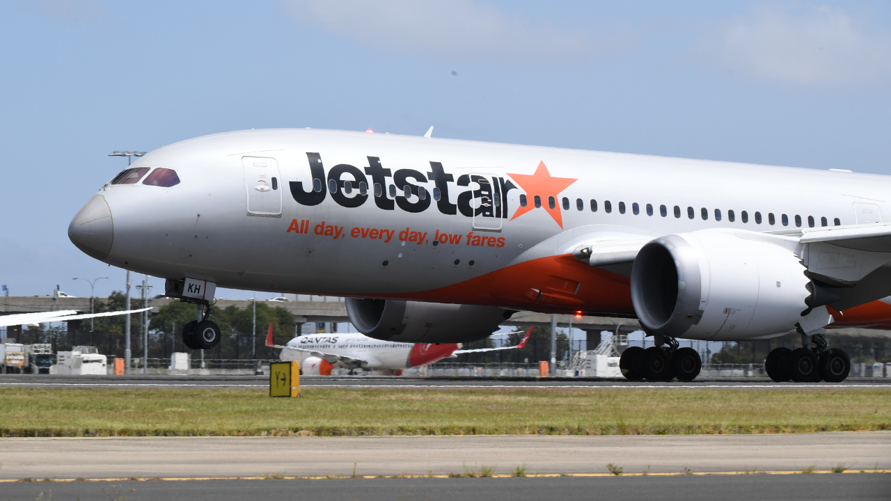 A Qld Woman Claims She Had To Crawl Down Plane Aisle After Jetstar Didn’t Provide A Wheelchair