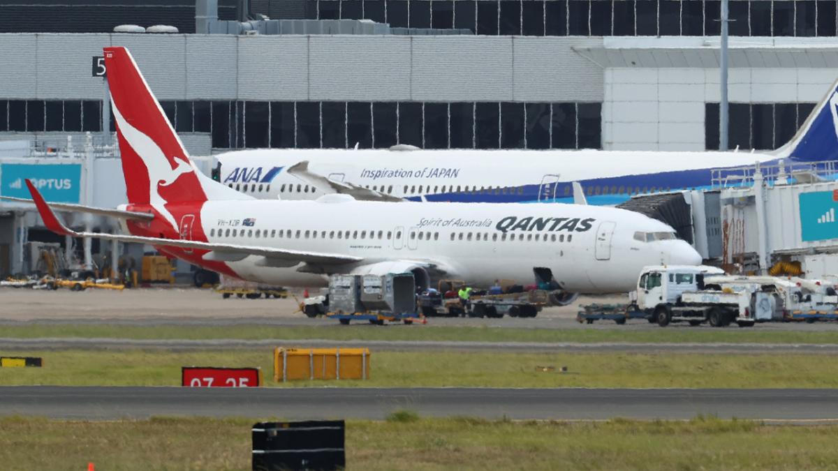 qantas mayday flight passenger