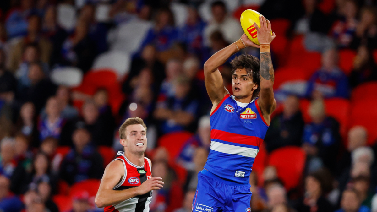Jamarra Ugle-Hagan of the Bulldogs marks the ball during the 2023 AFL Round 02 match between the Western Bulldogs and the St Kilda Saints at Marvel Stadium