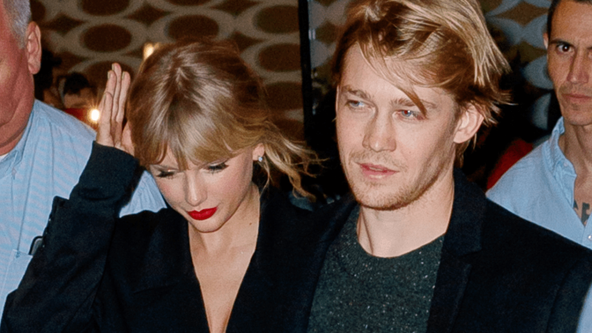 Taylor Swift rep slams Deuxmoi over Joe Alwyn marriage rumor - Los Angeles  Times