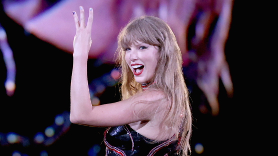 Oh My God: An Aussie Bloke Is Trying To Cop A Date On Tinder By Teasing Taylor Swift Tickets