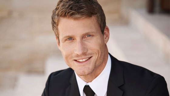 Ex-Bachie Richie Strahan Now Looks Like A Completely Diff Bloke From His Rose-Distributing Days