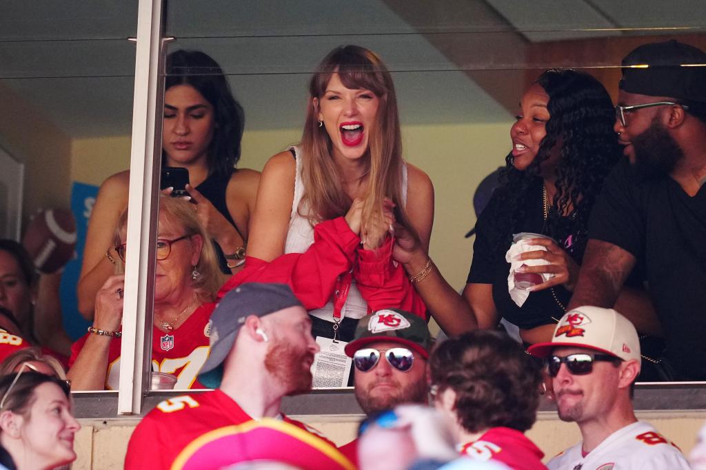 Taylor Swift and Travis Kelce hard launch in some equally hard