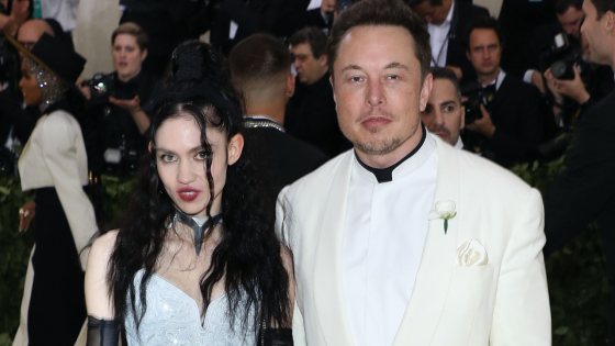 Grimes Has Called Out Elon Musk For Circulating A Private Photo Of Her To His Friends & Fam