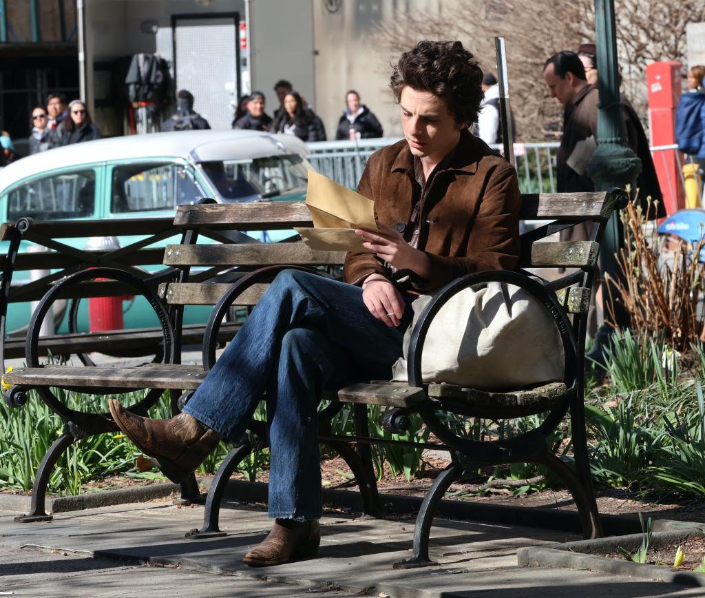 timothee-chalamet-bob-dylan-a-complete-unknown-bts-set-photos