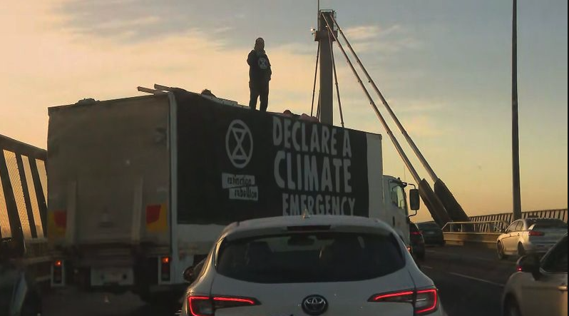 extinction-rebellion-climate-protesters-melbourne