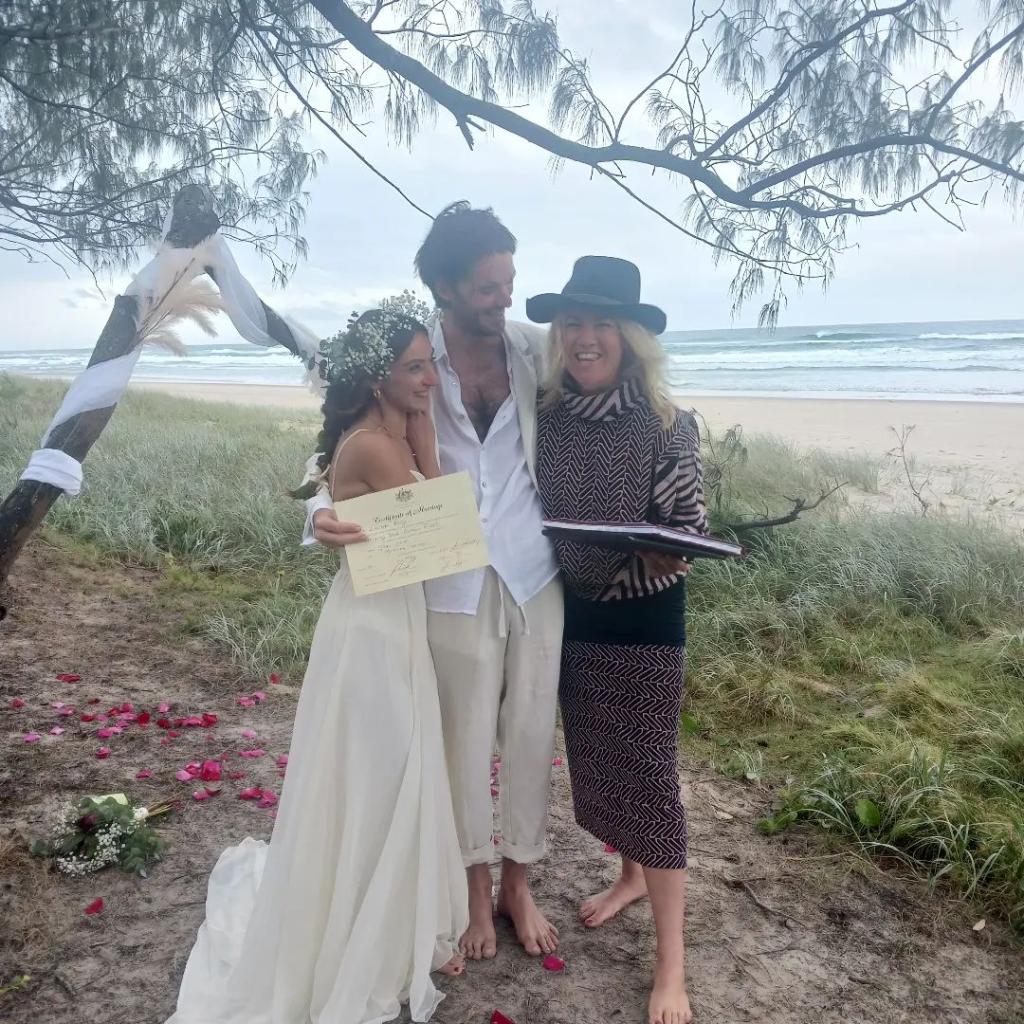 Lucinda Light from MAFS Officiating a wedding